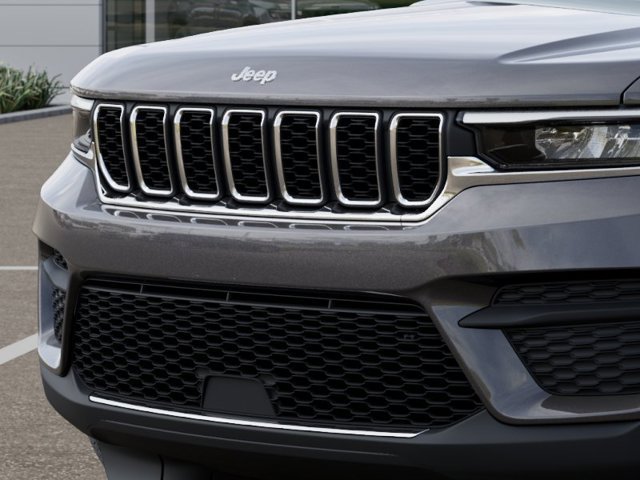 New 2026 Jeep Grand Cherokee Laredo AWD/4WD image 14