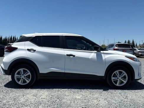 Used 2023 Nissan Kicks S w/ Interior Electronics Package FWD image 9