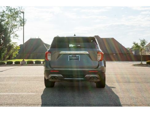 Used 2021 Ford Explorer Platinum w/ Equipment Group 601A AWD/4WD image 6