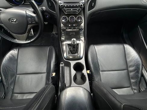 Used 2014 Hyundai Genesis 3.8 RWD image 21