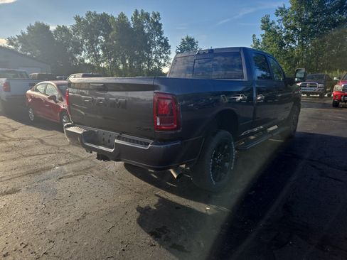 Used 2025 RAM 2500 Big Horn AWD/4WD image 5