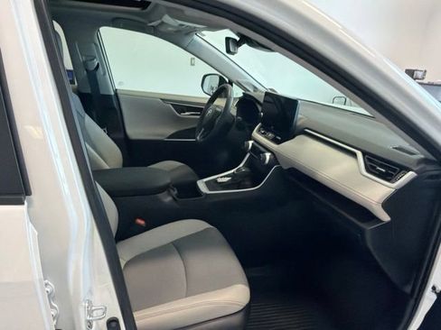 Used 2025 Toyota RAV4 Limited w/ Weather Package AWD/4WD image 34