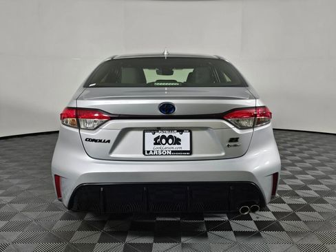 Used 2025 Toyota Corolla SE w/ SE Premium Package image 4
