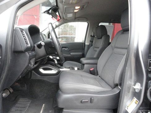 Used 2022 Nissan Frontier SV image 20