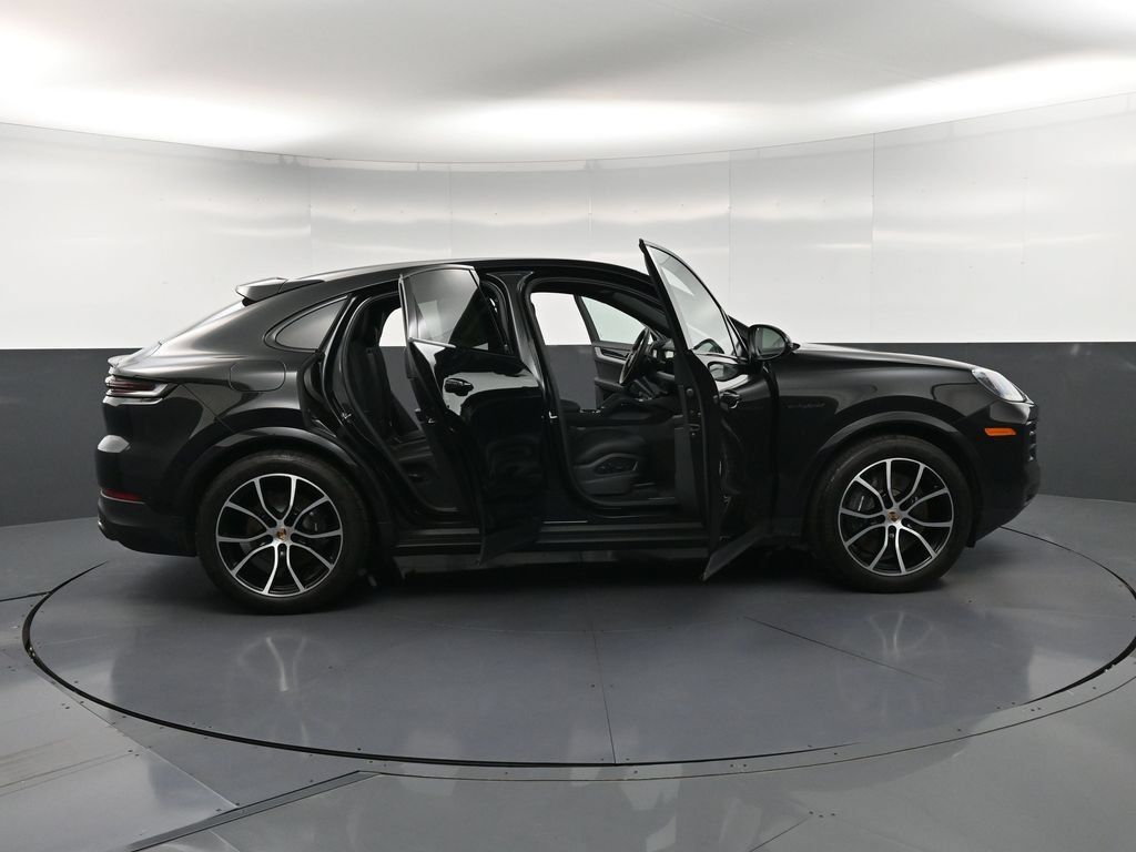 Certified 2025 Porsche Cayenne E-Hybrid Coupe AWD/4WD image 35