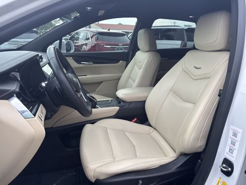 Used 2018 Cadillac XT5 Premium Luxury FWD image 21