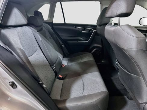 Used 2025 Toyota RAV4 XLE FWD image 24