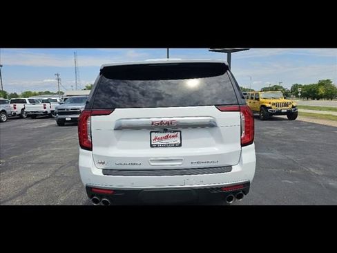 Used 2022 GMC Yukon XL Denali AWD/4WD image 4