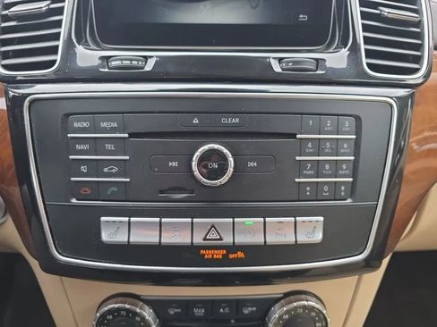 Used 2017 Mercedes-Benz GLS 450 4MATIC image 33