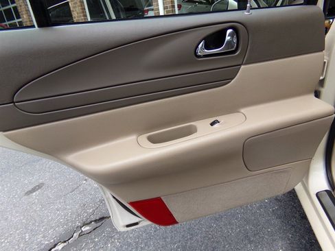 Used 2001 Lincoln Continental image 71