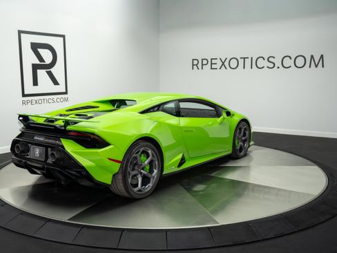 Used 2024 Lamborghini Huracan Tecnica RWD image 6