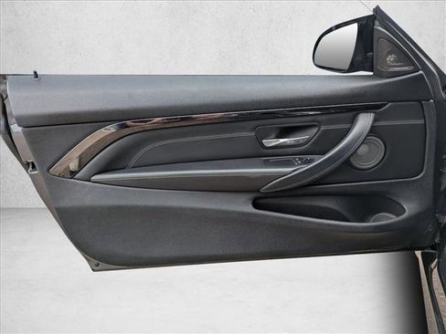 Used 2018 BMW M4 Coupe image 11