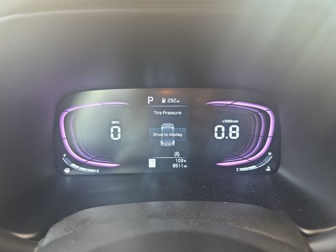 Certified 2025 Kia Soul LX w/ LX Technology Package FWD image 18