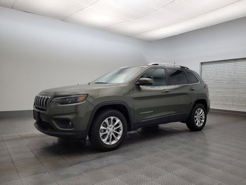 Used 2019 Jeep Cherokee Latitude w/ Popular Appearance Group image 2