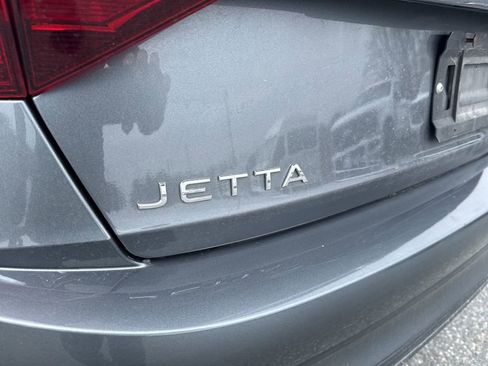Used 2024 Volkswagen Jetta SE image 8