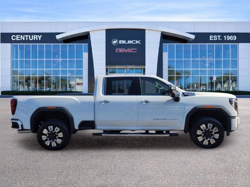 New 2026 GMC Sierra 2500 Denali w/ Denali Reserve Package AWD/4WD image 8