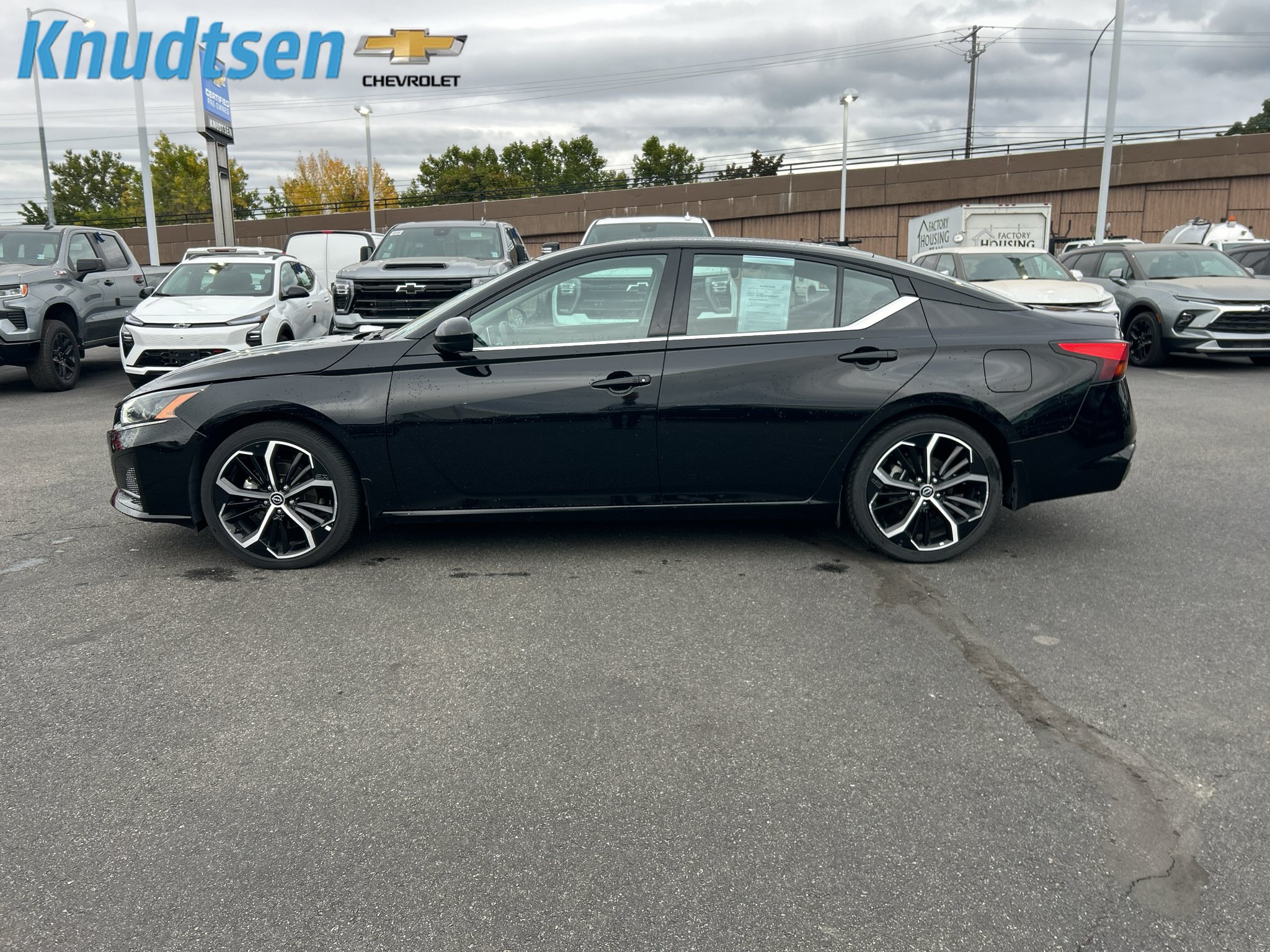 Used 2025 Nissan Altima 2.5 SR FWD image 4