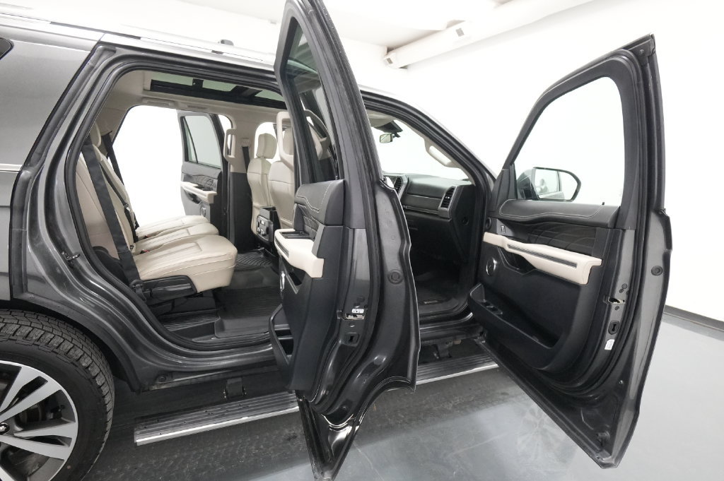 Used 2020 Ford Expedition Platinum AWD/4WD image 34