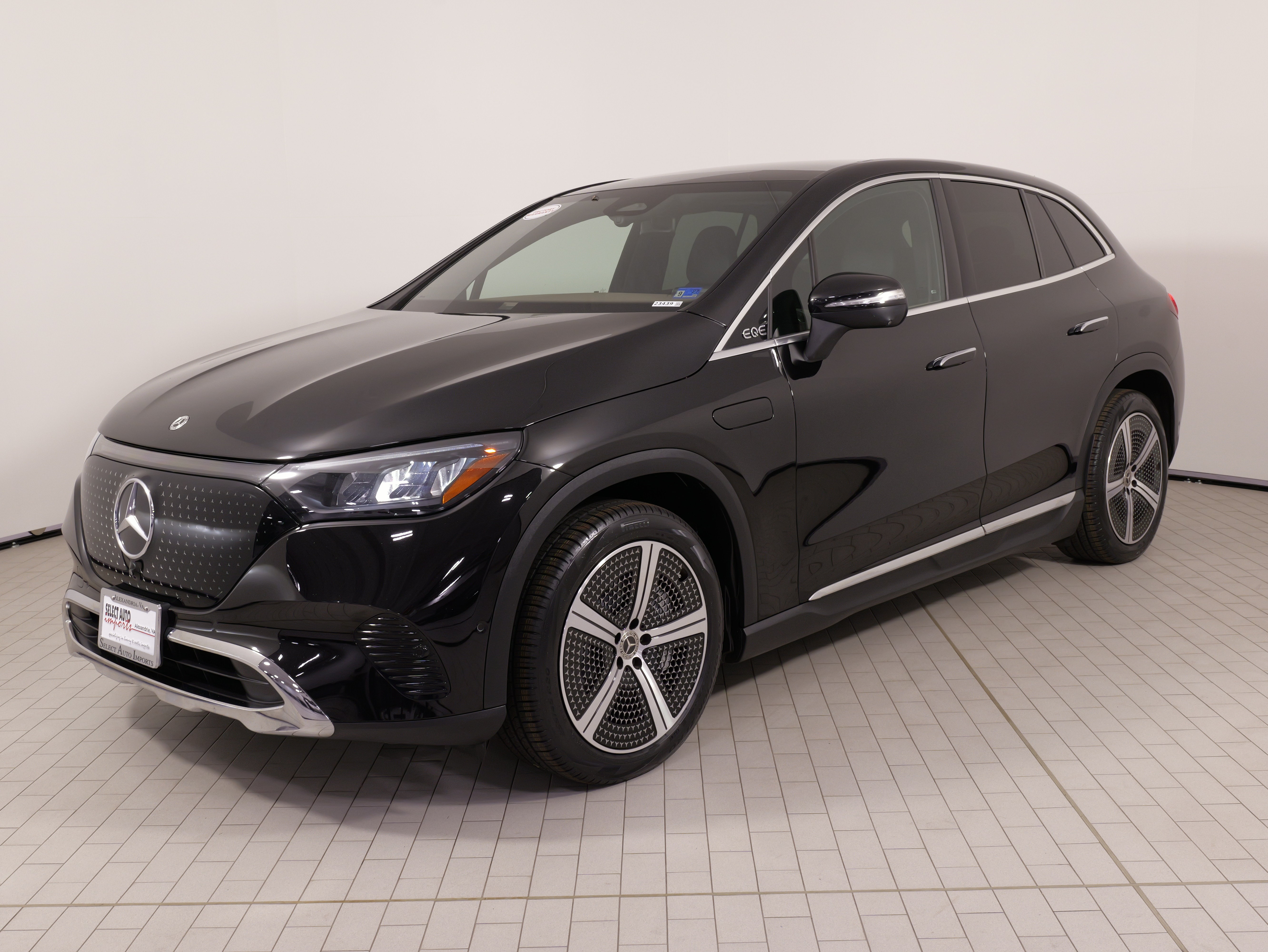Used 2023 Mercedes-Benz EQE 350+ 4MATIC SUV image 3