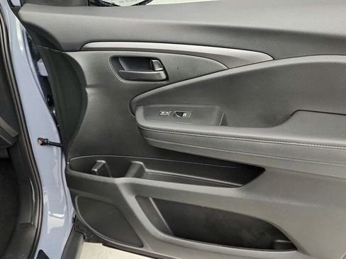 Used 2025 Honda Ridgeline Sport image 26