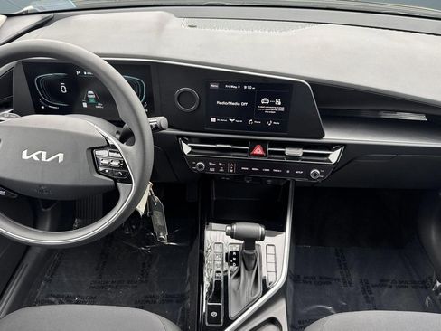 Used 2024 Kia Niro LX FWD image 28