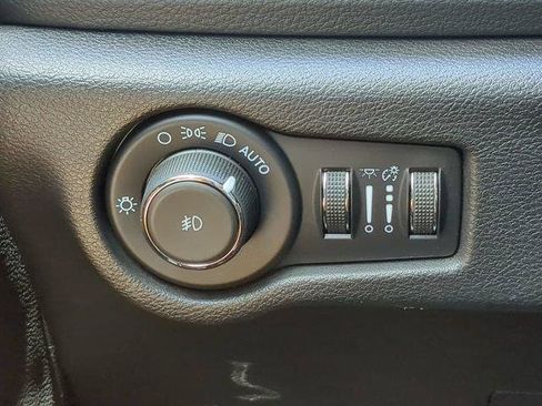 Certified 2022 Chrysler Pacifica Pinnacle FWD image 30