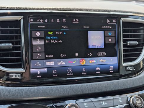 Used 2022 Chrysler Pacifica Touring-L FWD image 21