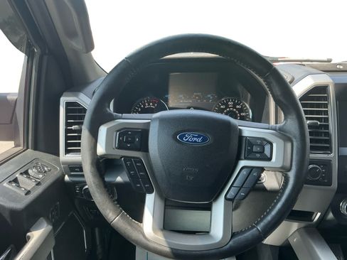 Used 2019 Ford F150 Lariat w/ Equipment Group 502A Luxury AWD/4WD image 12