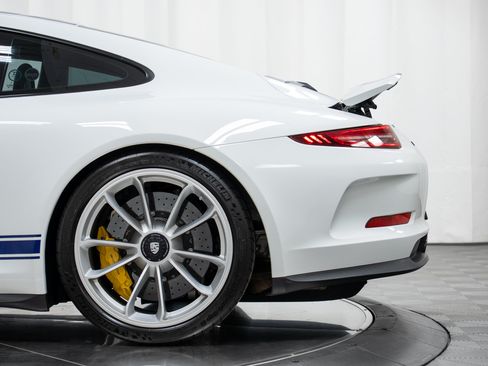 Certified 2016 Porsche 911 R RWD image 43