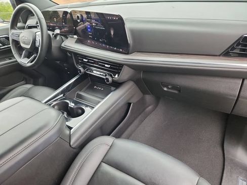 Used 2025 Chevrolet Tahoe Z71 AWD/4WD image 21