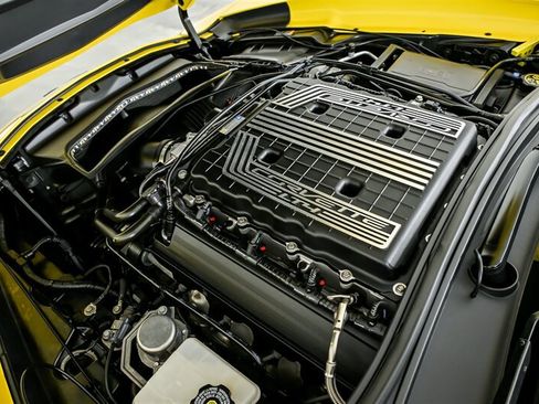 Used 2018 Chevrolet Corvette Z06 RWD image 17