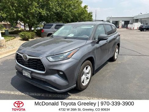 Used 2023 Toyota Highlander LE AWD/4WD image 1