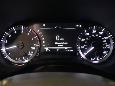 Used 2023 Toyota Highlander XLE image 19