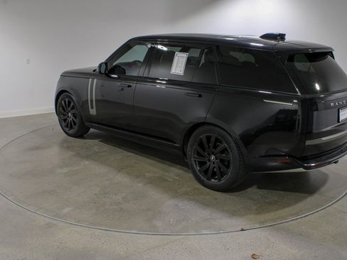 Used 2024 Land Rover Range Rover Long Wheelbase SE image 3
