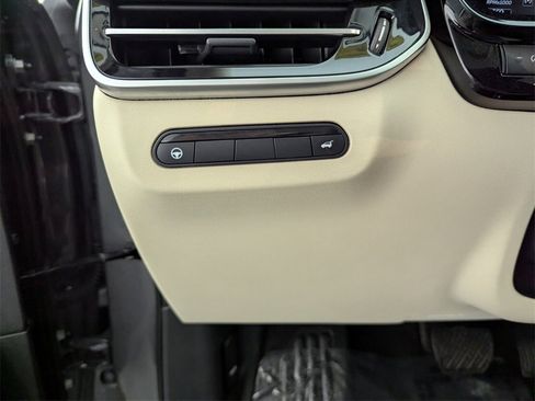 Used 2023 INFINITI QX60 Sensory w/ Cargo Package image 30