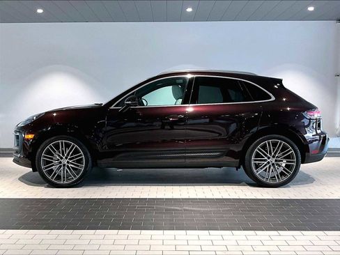 Used 2025 Porsche Macan image 2