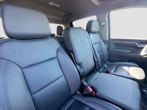 Used 2025 GMC Sierra 1500 SLT AWD/4WD image 28