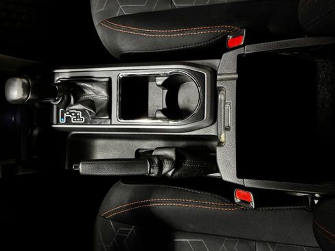 Used 2017 Toyota Tacoma TRD Sport AWD/4WD image 29