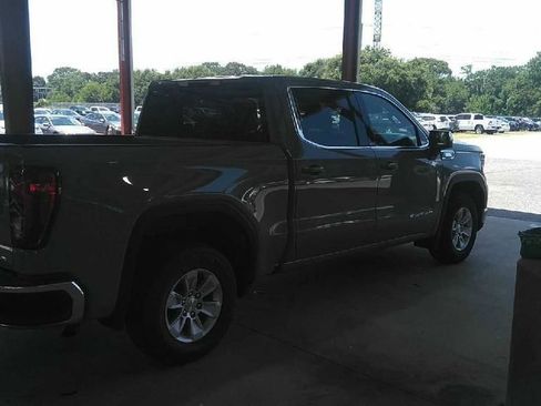 Used 2024 GMC Sierra 1500 SLE RWD image 4