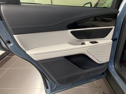 Used 2026 Lincoln Nautilus Premier image 36