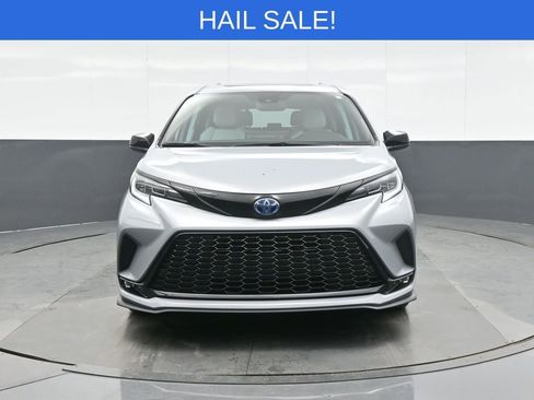 Certified 2025 Toyota Sienna XSE w/ XSE Plus Package image 2