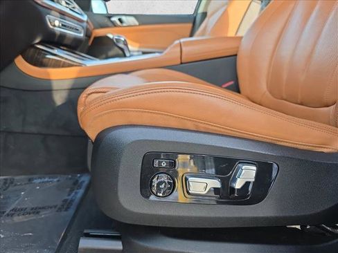 Used 2020 BMW X7 xDrive40i w/ Cold Weather Package image 29