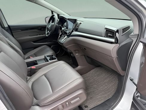 Certified 2024 Honda Odyssey Touring image 27