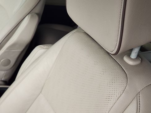 Used 2023 Honda Odyssey Elite image 13