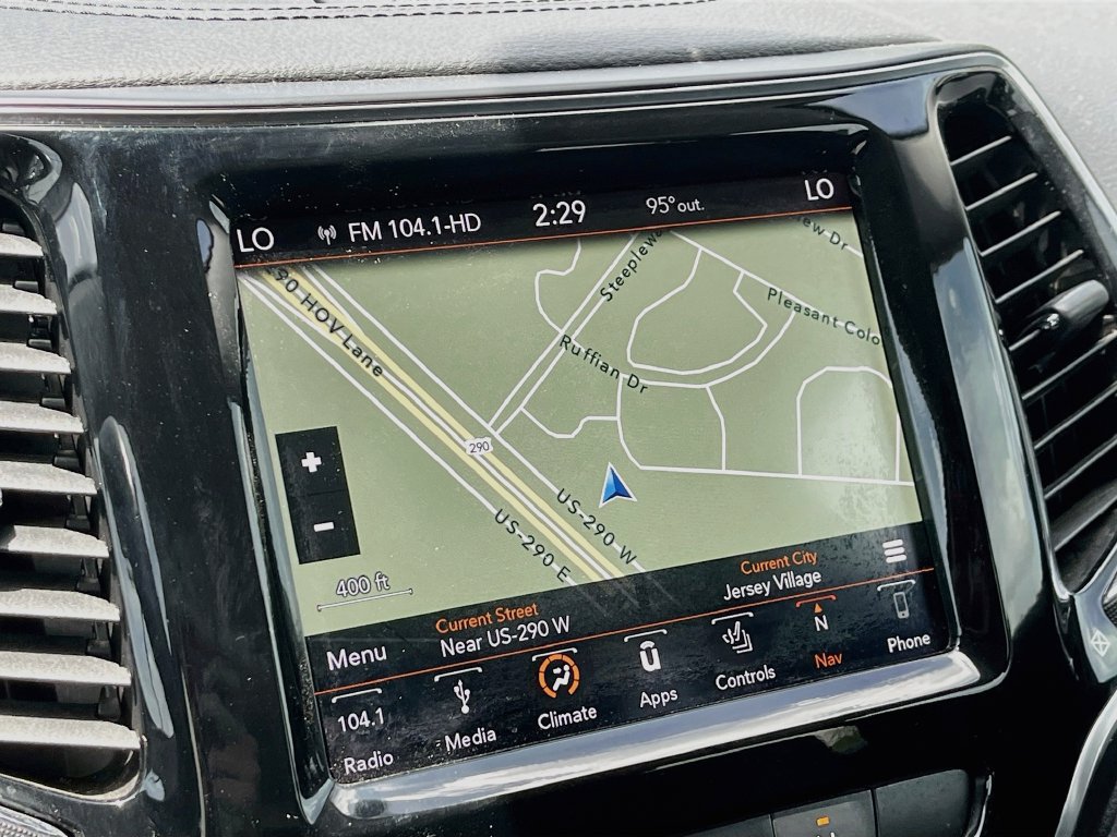 Used 2019 Jeep Cherokee Limited w/ Technology Group FWD image 13