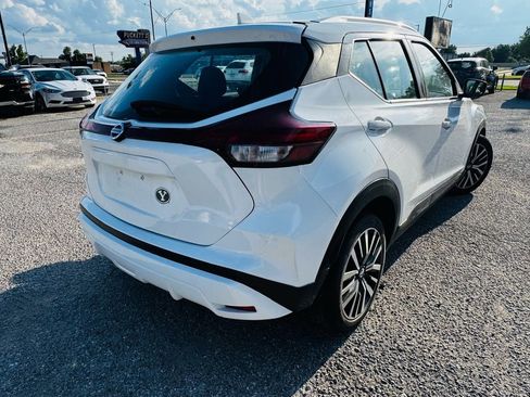 Used 2021 Nissan Kicks SV FWD image 3