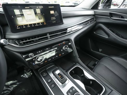 Used 2024 INFINITI QX60 Luxe image 10