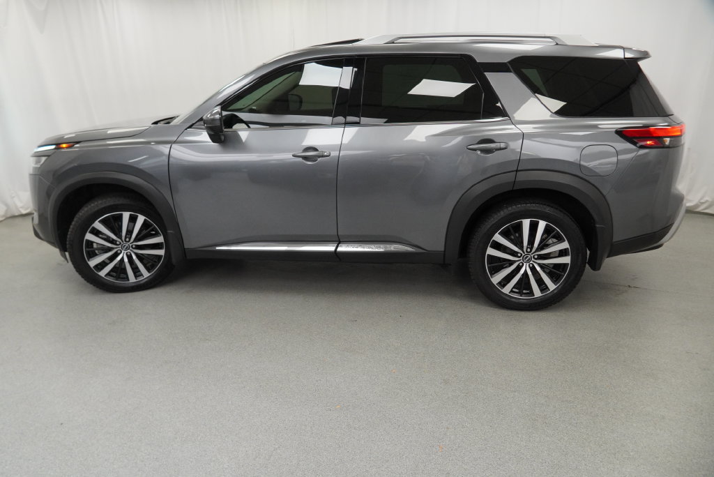 Used 2024 Nissan Pathfinder Platinum AWD/4WD image 7