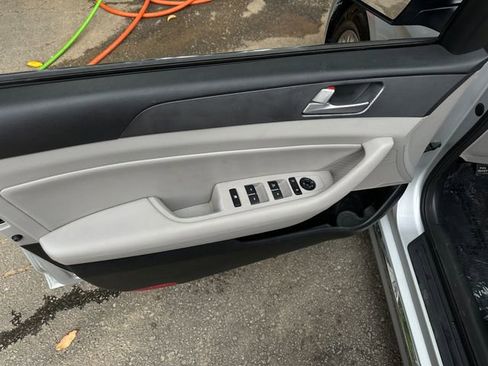 Used 2016 Hyundai Sonata SE image 13