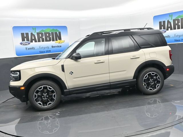 Used 2025 Ford Bronco Sport Outer Banks AWD/4WD image 2